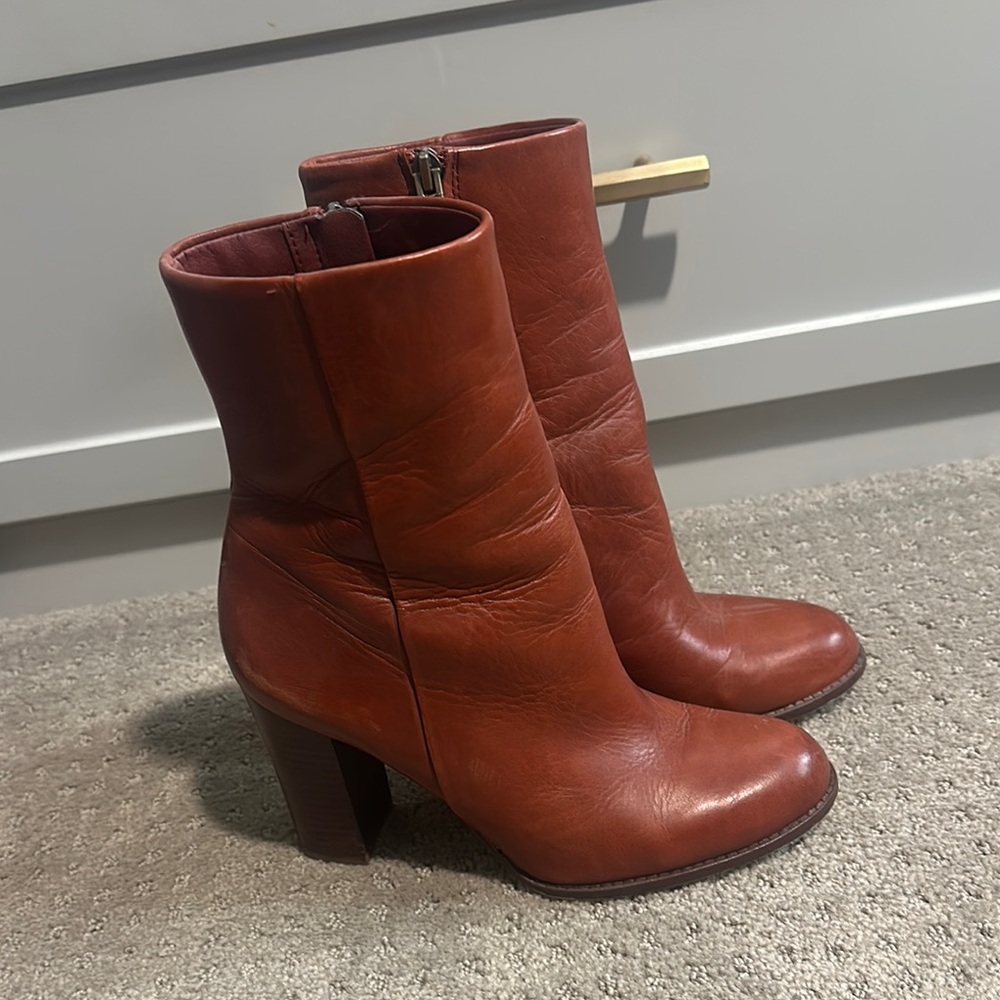 Sam Eldeman Brown Leather Ankle Boots. Worn twice. Good condition